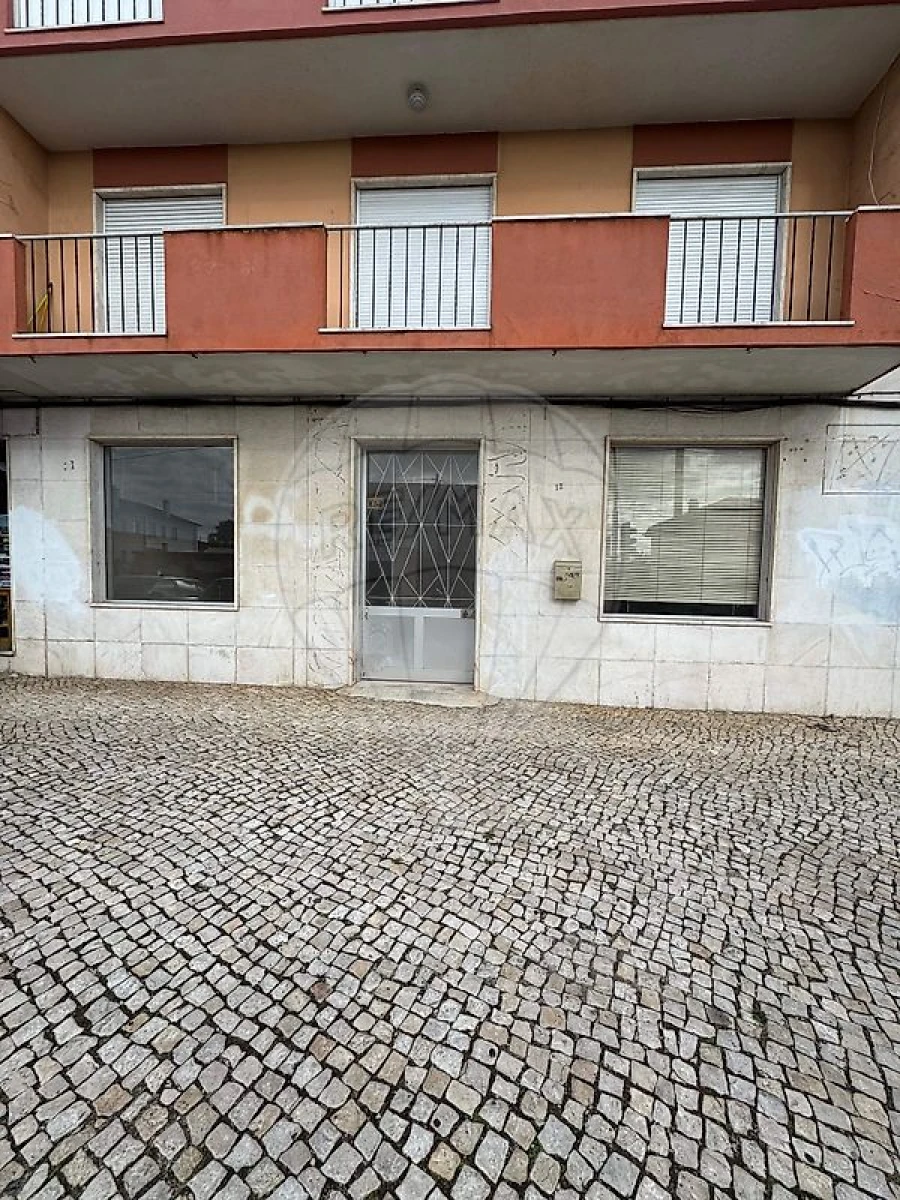 Loja para Arrendamento em Queluz e Belas Foto 2
