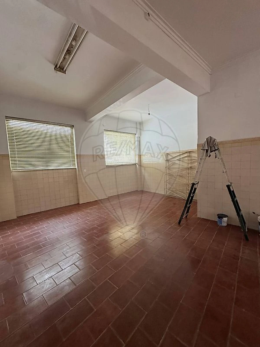 Loja para Arrendamento em Queluz e Belas Foto 10