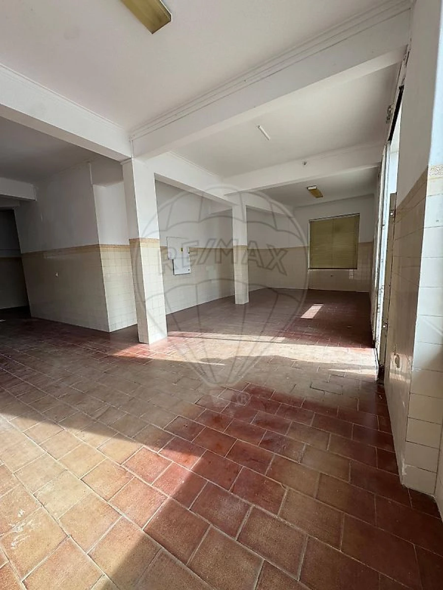 Loja para Arrendamento em Queluz e Belas Foto 5
