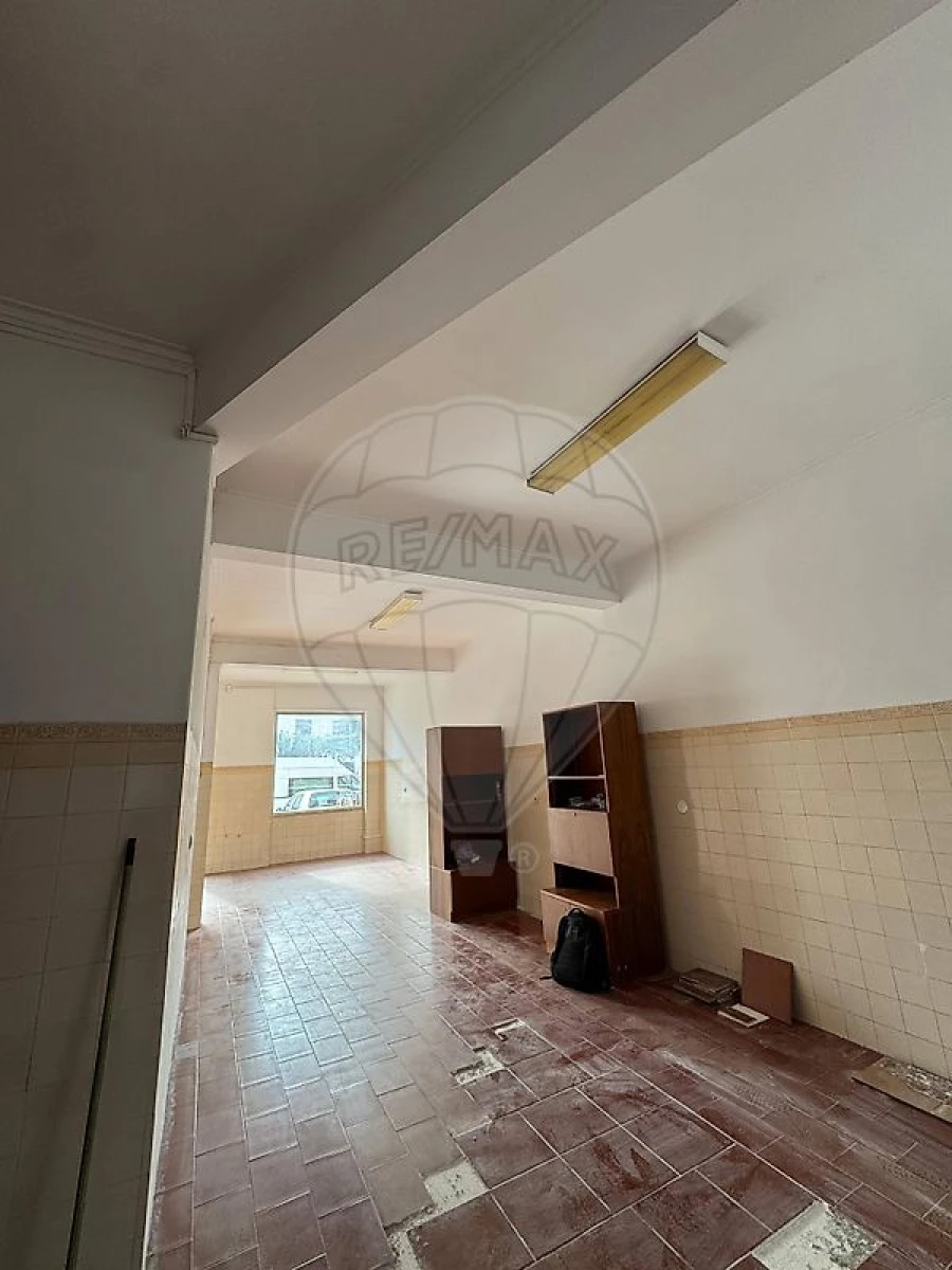 Loja para Arrendamento em Queluz e Belas Foto 6