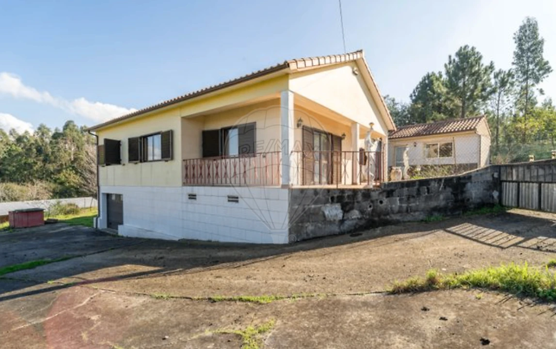 Moradia T4 para Arrendamento em Canelas e Fermelã Foto 2