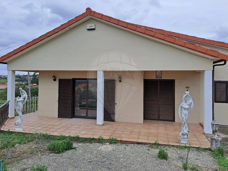 Moradia T4 para Arrendamento em Canelas e Fermelã Foto 1