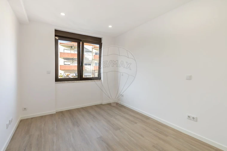 Apartamento T2 para Venda em Almada, Cova da Piedade, Pragal e Cacilhas Foto 31