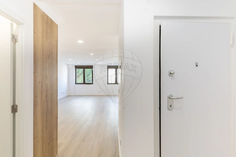 Apartamento T2 para Venda em Almada, Cova da Piedade, Pragal e Cacilhas Foto 9