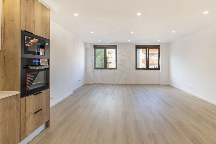 Apartamento T2 para Venda em Almada, Cova da Piedade, Pragal e Cacilhas Foto 1