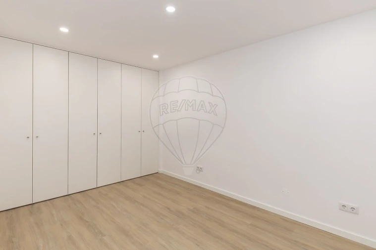 Apartamento T2 para Venda em Almada, Cova da Piedade, Pragal e Cacilhas Foto 12