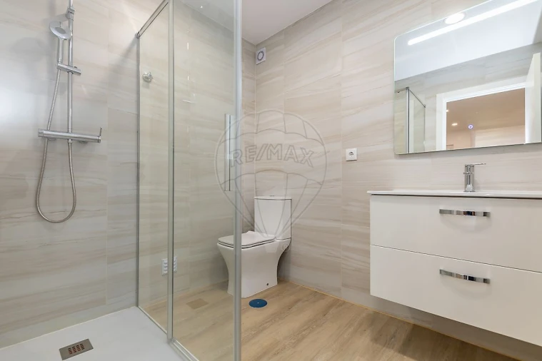 Apartamento T2 para Venda em Almada, Cova da Piedade, Pragal e Cacilhas Foto 13