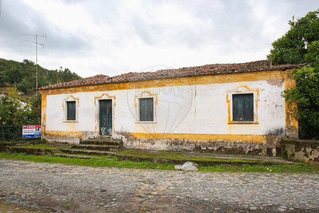 Moradia T3 para Venda em Santa Maria de Marvão Foto 3
