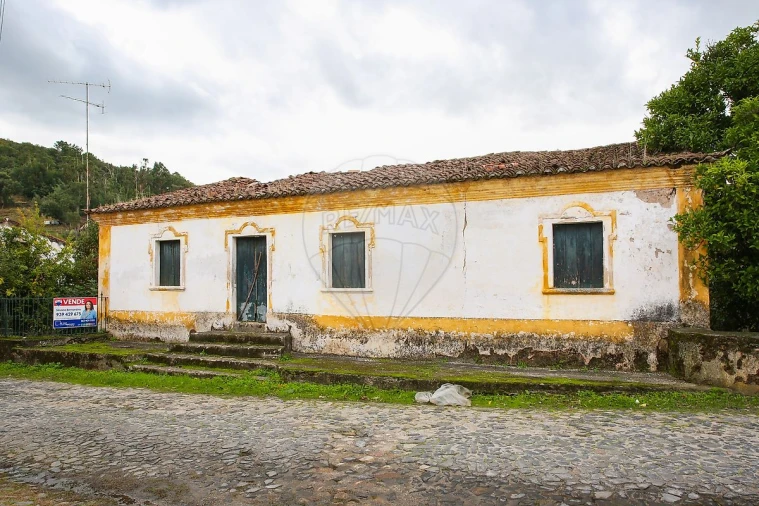 Moradia T3 para Venda em Santa Maria de Marvão Foto 3