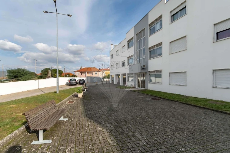 Apartamento T3 para Venda em Carregado e Cadafais Foto 25