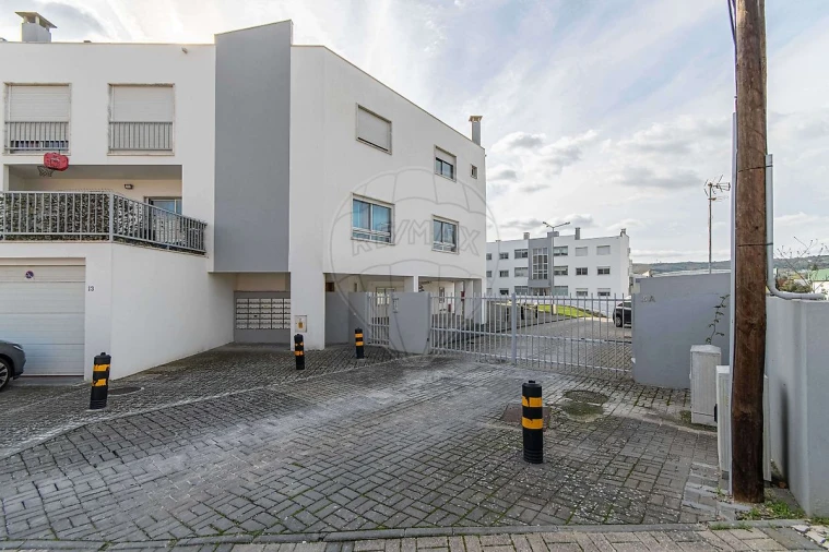 Apartamento T3 para Venda em Carregado e Cadafais Foto 28