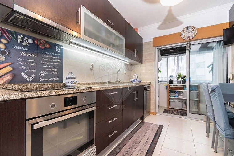 Apartamento T3 para Venda em Carregado e Cadafais Foto 9