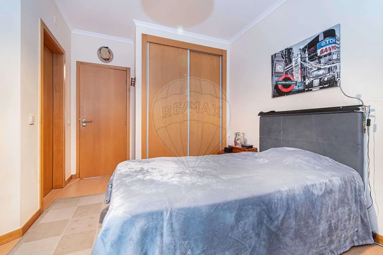 Apartamento T3 para Venda em Carregado e Cadafais Foto 13