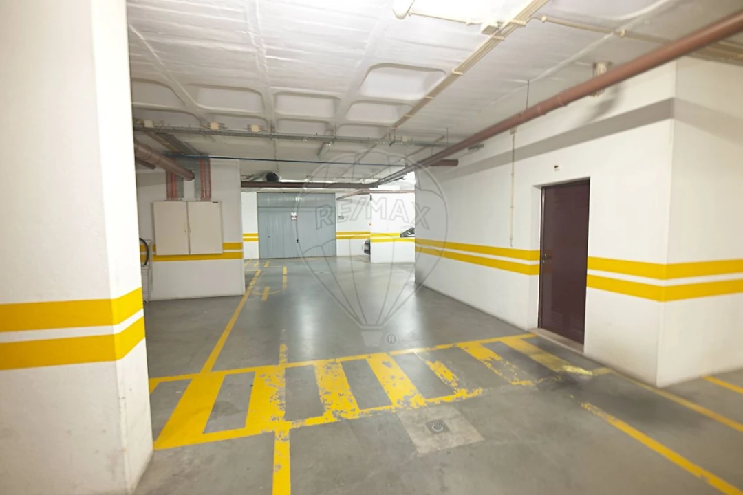 Apartamento T2 para Arrendamento em Sacavém e Prior Velho Foto 24