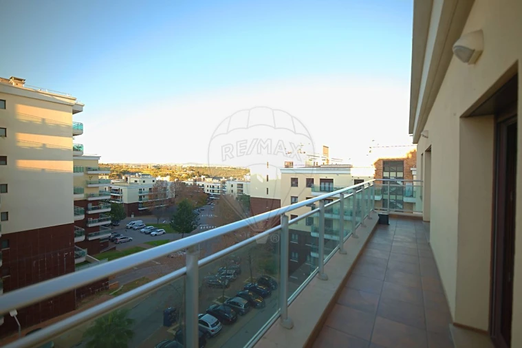 Apartamento T2 para Arrendamento em Sacavém e Prior Velho Foto 16