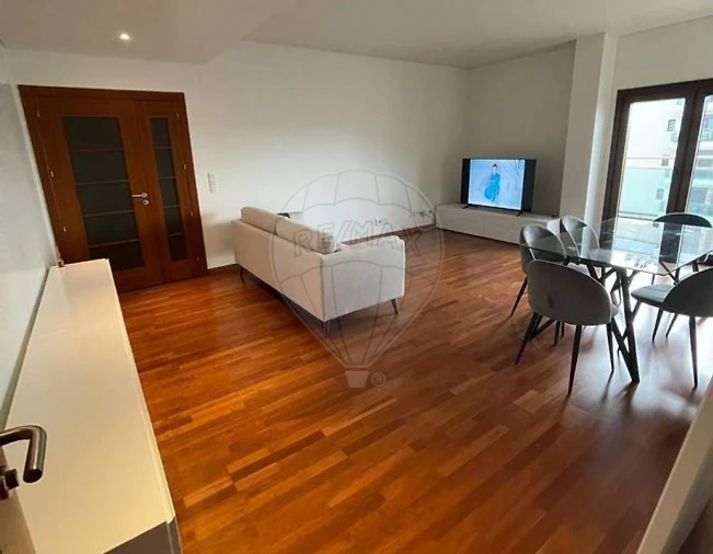 Apartamento T2 para Arrendamento em Sacavém e Prior Velho Foto 11