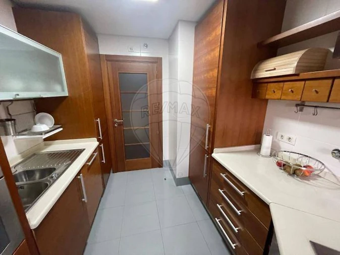 Apartamento T2 para Arrendamento em Sacavém e Prior Velho Foto 4