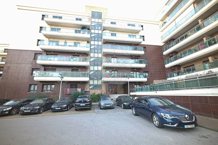 Apartamento T2 para Arrendamento em Sacavém e Prior Velho