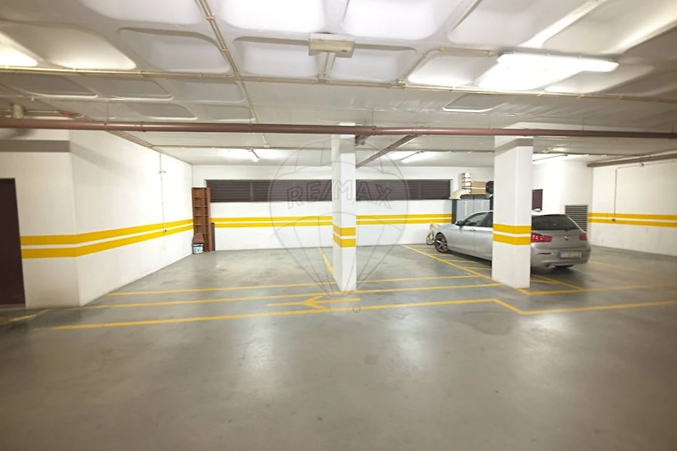 Apartamento T2 para Arrendamento em Sacavém e Prior Velho Foto 23