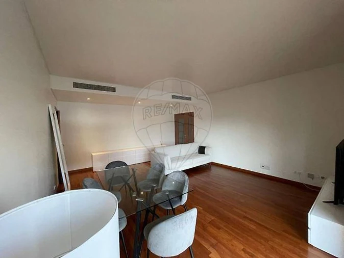 Apartamento T2 para Arrendamento em Sacavém e Prior Velho Foto 13