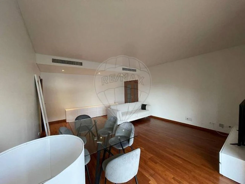 Apartamento T2 para Arrendamento em Sacavém e Prior Velho Foto 14