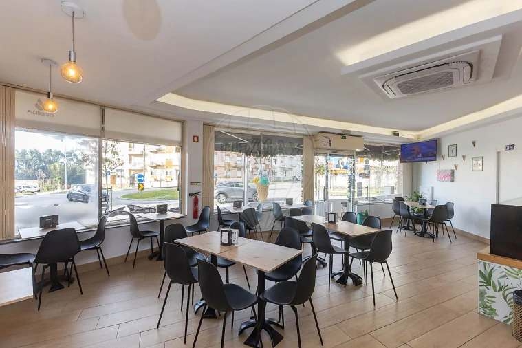 Negócio para Venda em Fânzeres e São Pedro da Cova Foto 13