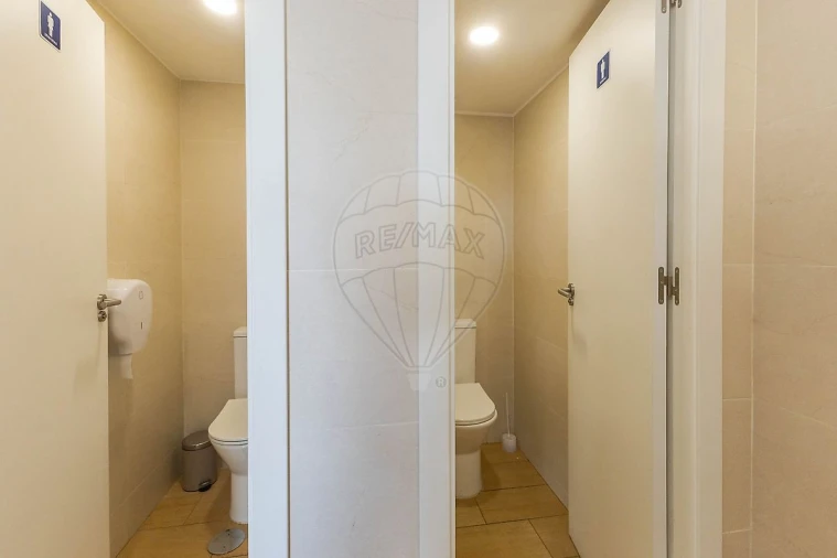 Negócio para Venda em Fânzeres e São Pedro da Cova Foto 29