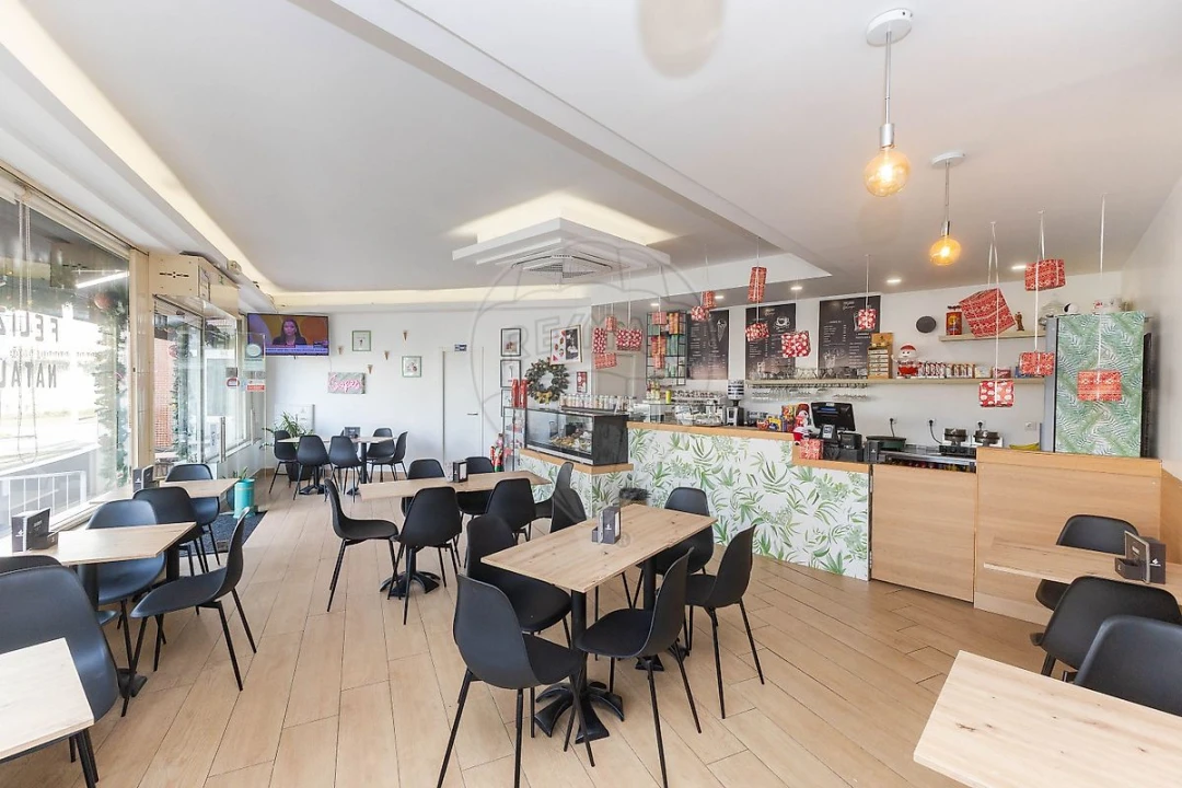 Negócio para Venda em Fânzeres e São Pedro da Cova Foto 15