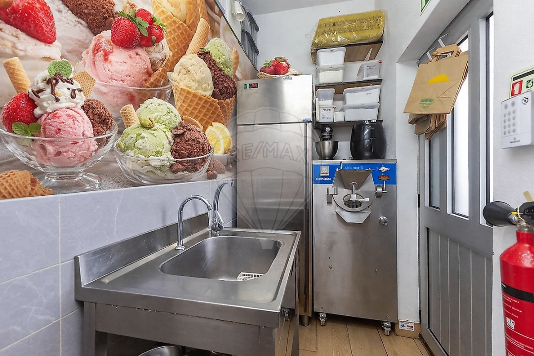 Negócio para Venda em Fânzeres e São Pedro da Cova Foto 31