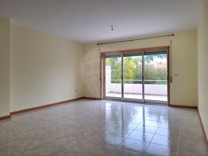 Apartamento T2 para Venda em Cidade da Maia Foto 2