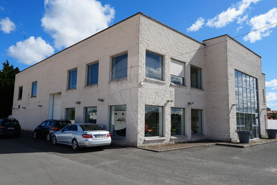 Loja para Arrendamento em Quinta do Anjo Foto 2