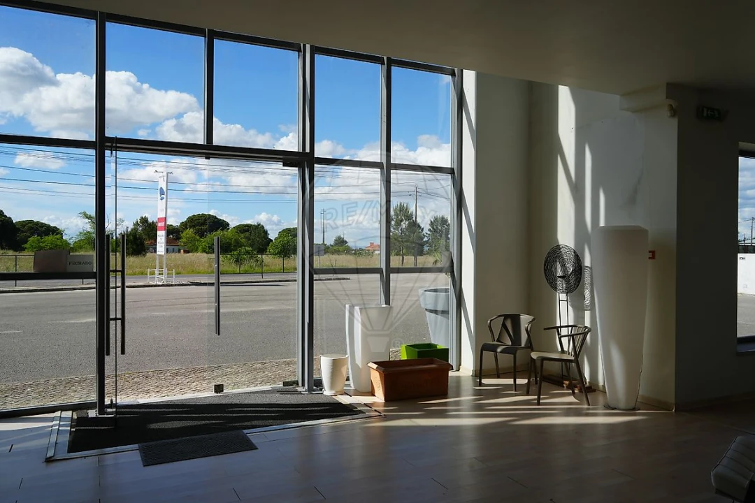 Loja para Arrendamento em Quinta do Anjo Foto 8