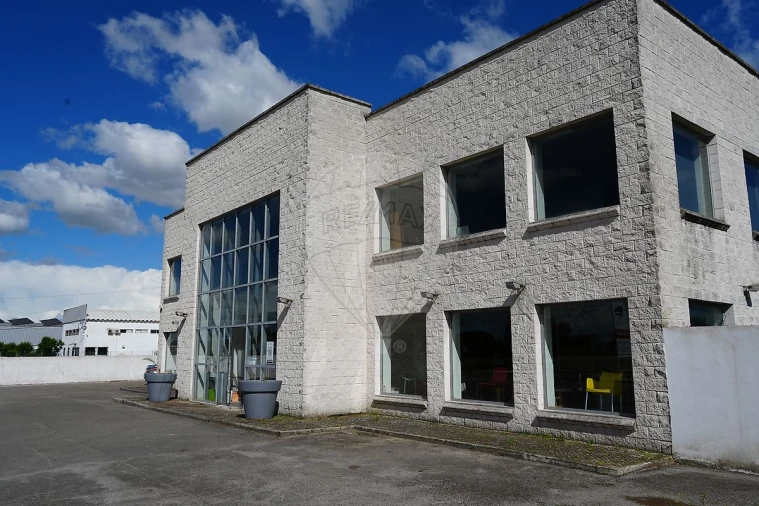 Loja para Arrendamento em Quinta do Anjo Foto 1