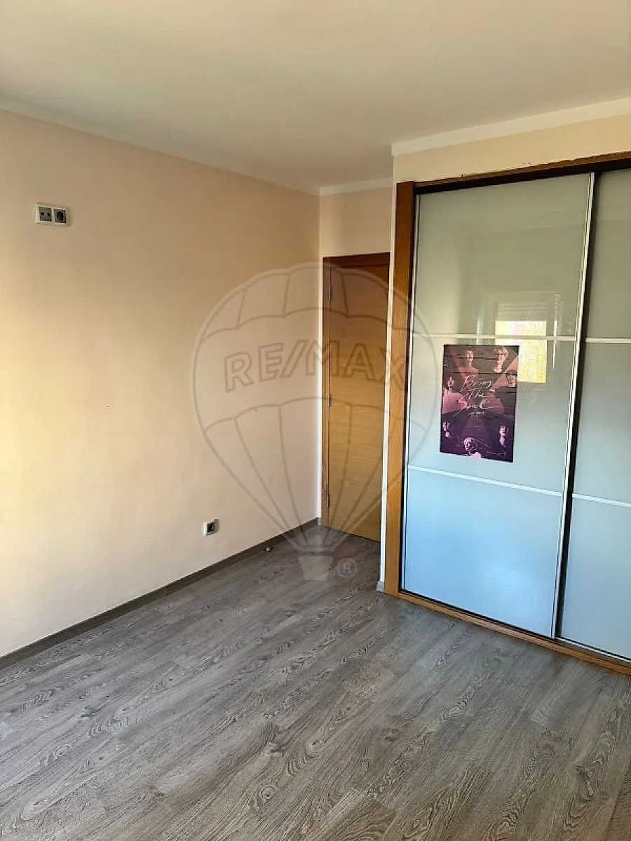 Apartamento T3 para Venda em Carregado e Cadafais Foto 17