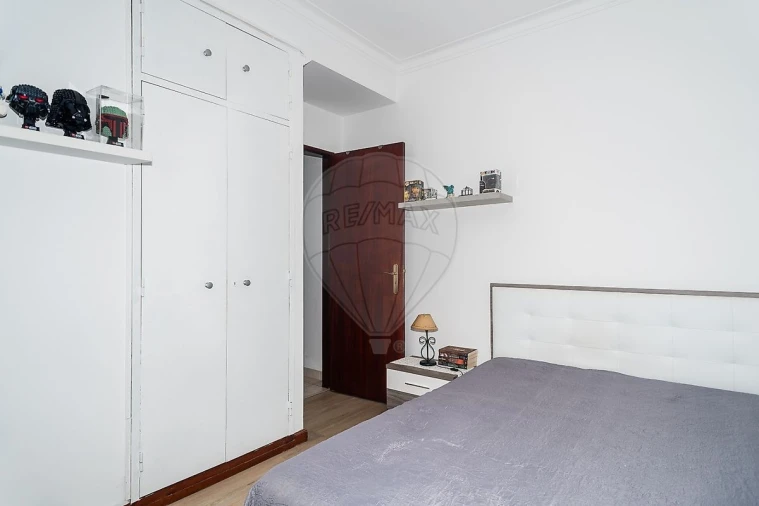 Apartamento T2 para Venda em Algueirão-Mem Martins Foto 15