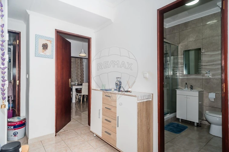 Apartamento T2 para Venda em Algueirão-Mem Martins Foto 8