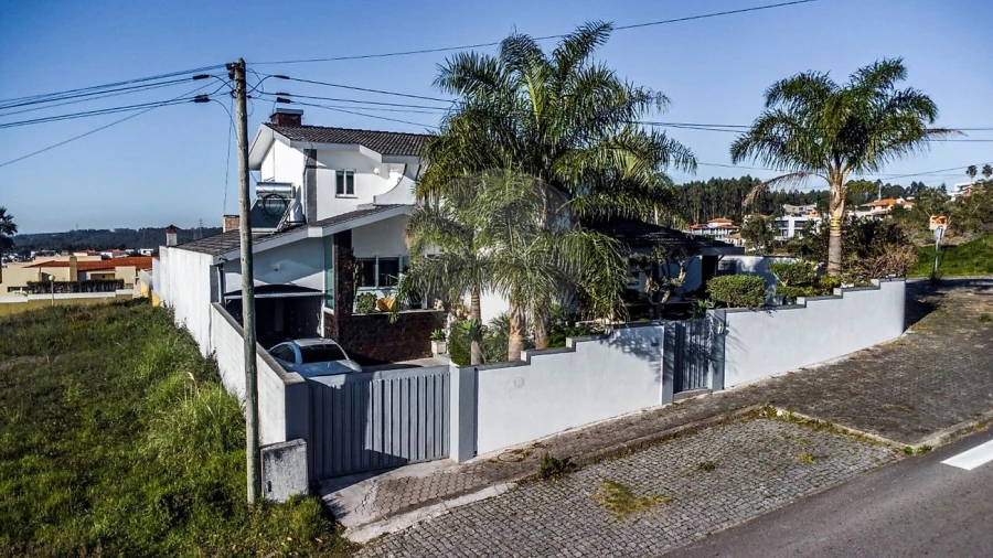 Moradia T3 para Venda em Escapães Foto 2