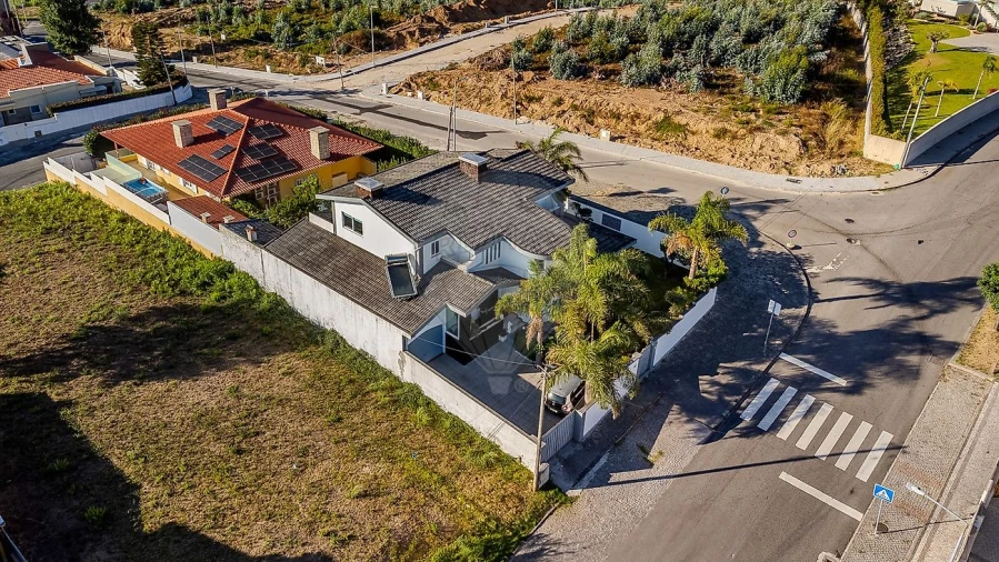 Moradia T3 para Venda em Escapães Foto 38