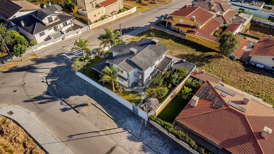 Moradia T3 para Venda em Escapães Foto 42