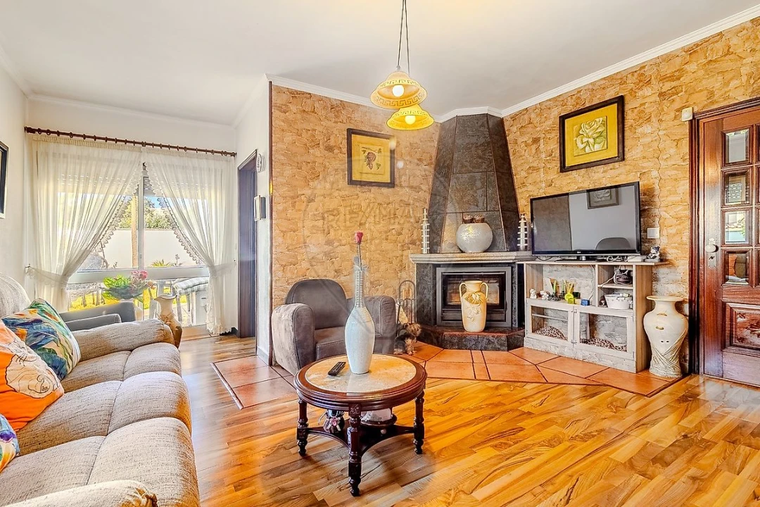 Moradia T3 para Venda em Escapães Foto 9