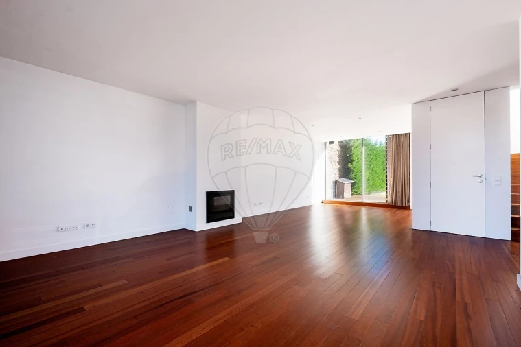 Moradia T3 para Venda em Água Longa Foto 11