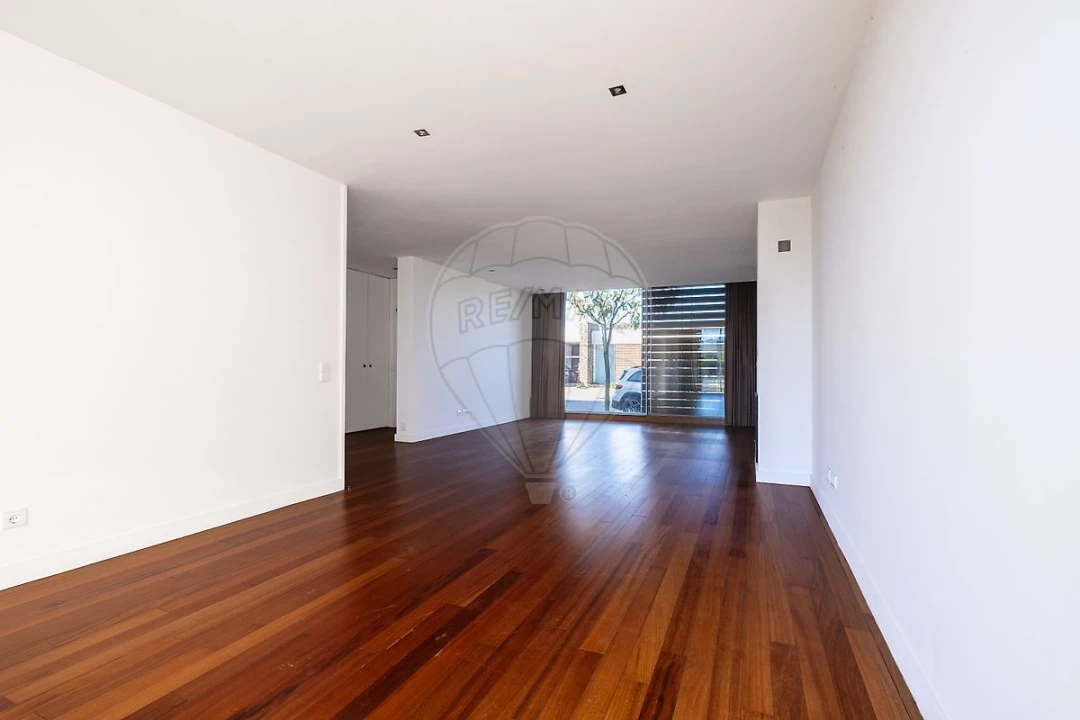 Moradia T3 para Venda em Água Longa Foto 12