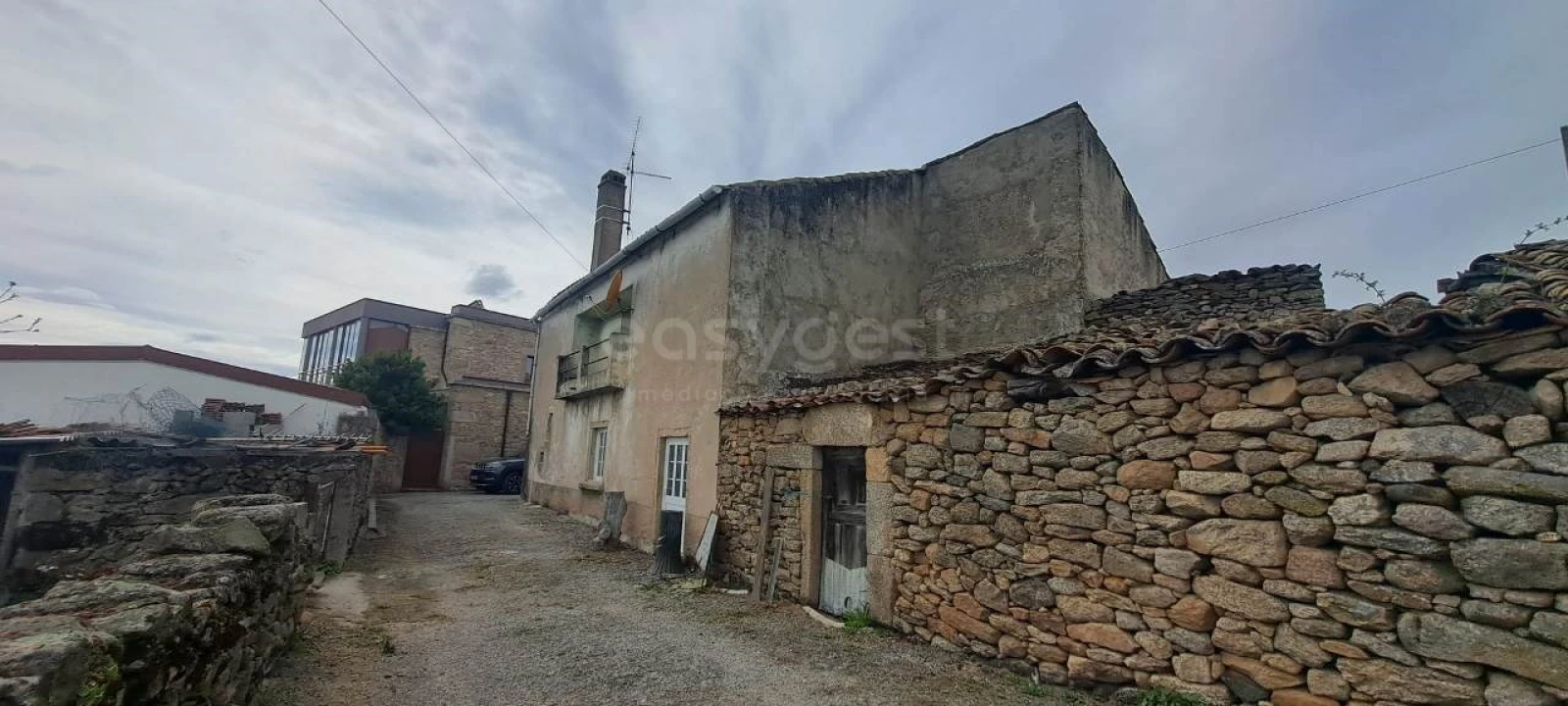 Moradia T5 para Venda em Urros Foto 11