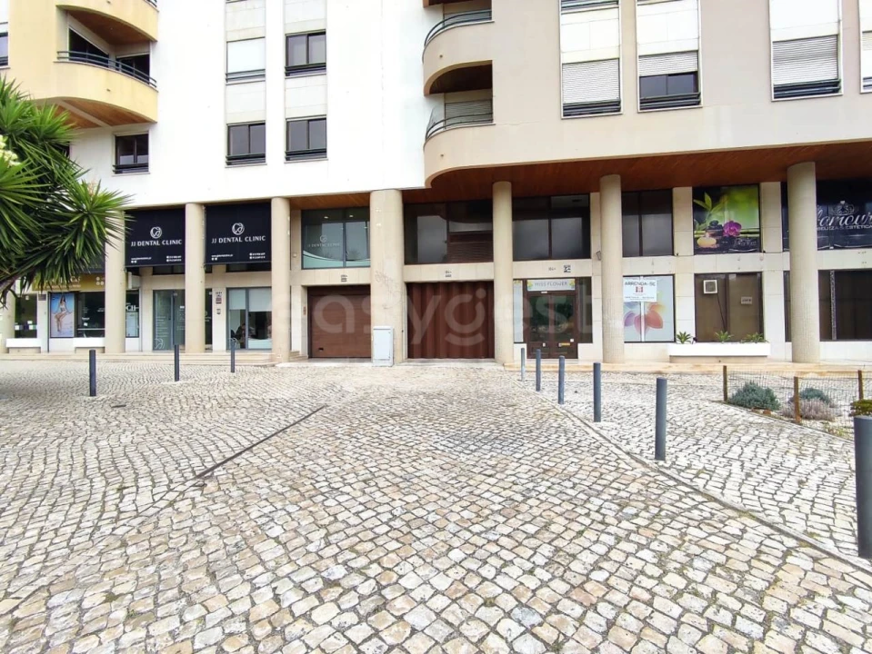 Garagem para Venda em São Domingos de Benfica Foto 20