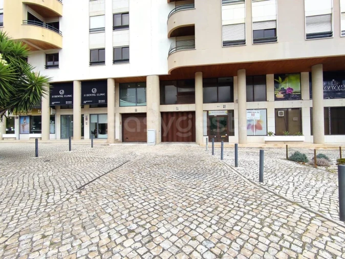 Garagem para Venda em São Domingos de Benfica Foto 20