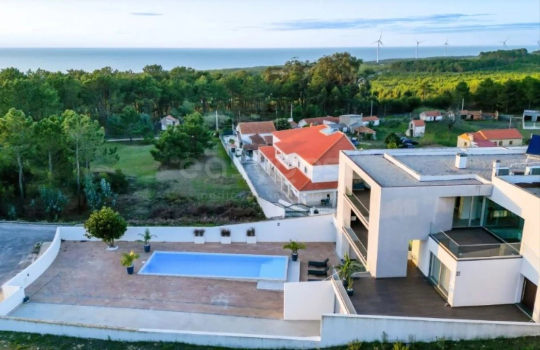 Moradia T4 para Venda em Nazare Foto 18