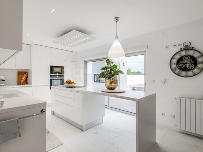 Moradia T4 para Venda em Nazare Foto 3