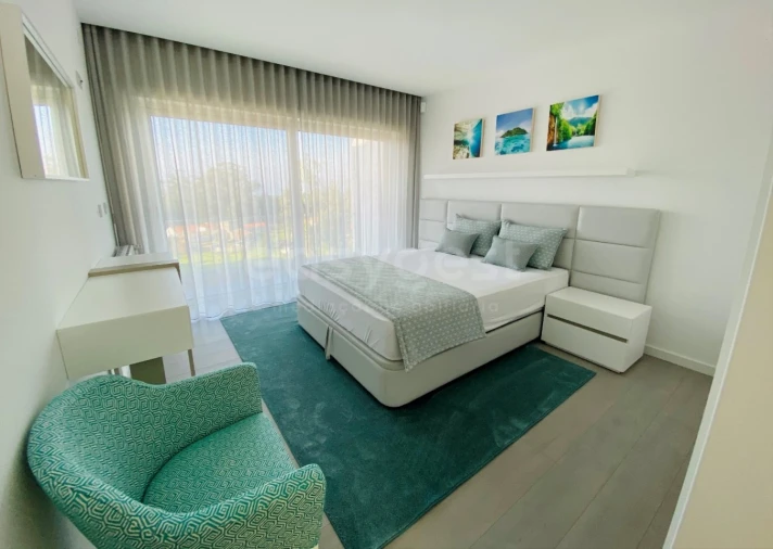 Moradia T4 para Venda em Nazare Foto 13