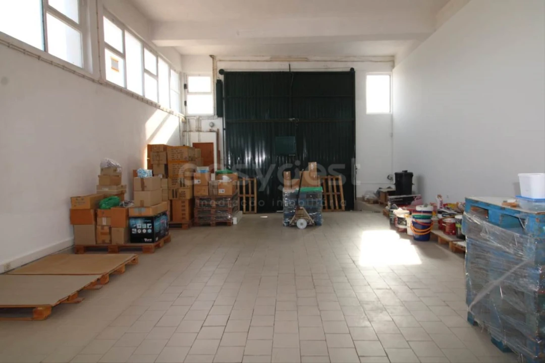 Armazém para Arrendamento em Alhandra, São João dos Montes e Calhandriz Foto 2
