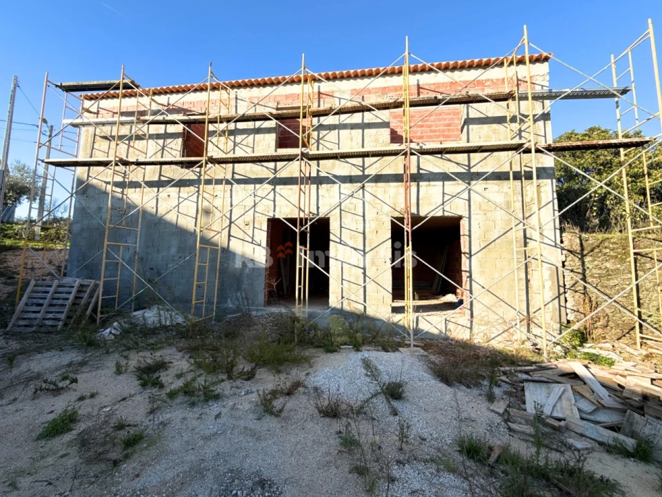 Moradia T3 para Venda em Olalhas Foto 3